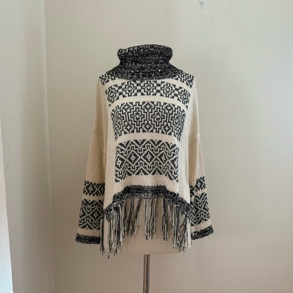 Miss Me Rare Bohemian Southwestern Navajo Fringe Turtleneck Sweater Size M/L - Picture 7 of 12